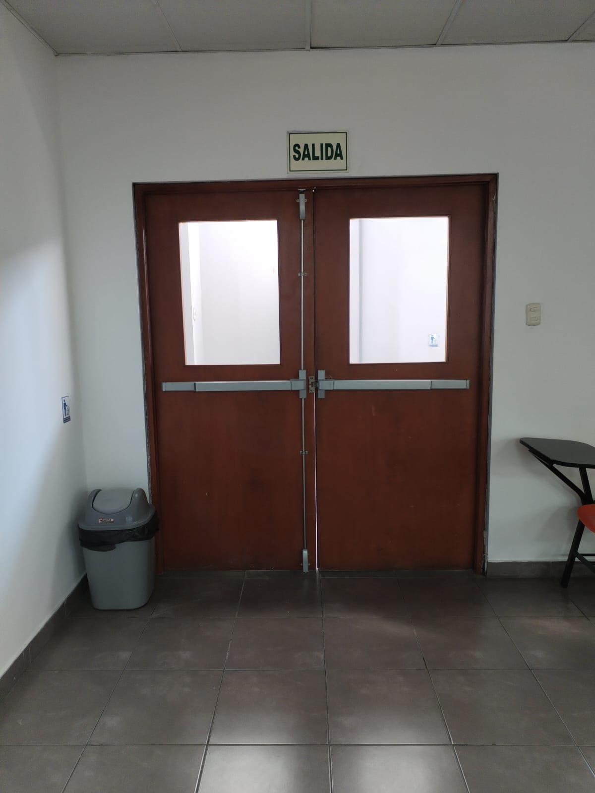Servicio de Suministro e Instalación de Barras Antipánico